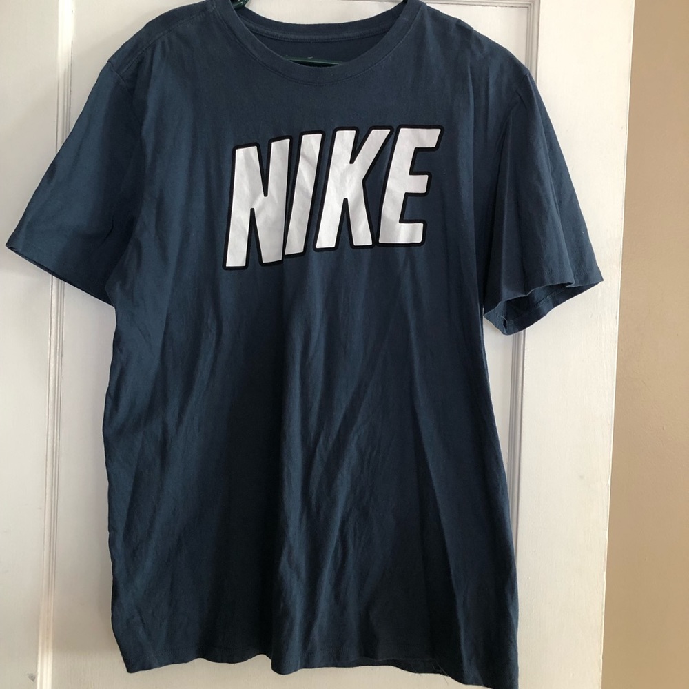 Nike tee shirt navy blue